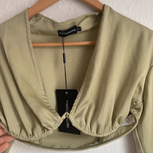 Bnwt pretty little thing size 8 satin sage green top - Picture 2 of 7